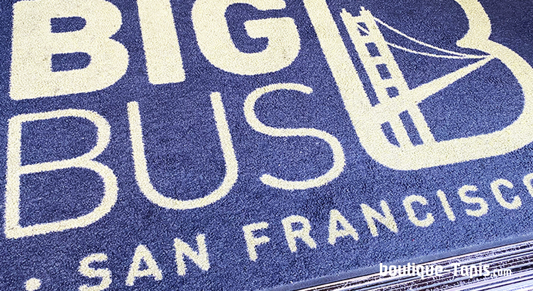 Tapis avec logo d'entreprise
